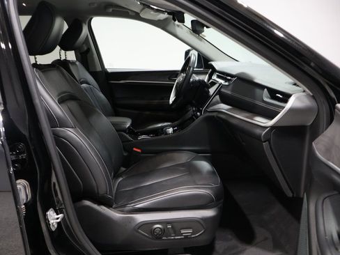 Used 2022 Jeep Grand Cherokee L Limited image 22