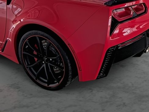 Used 2019 Chevrolet Corvette Grand Sport w/ Carbon Flash Badge Package RWD image 9