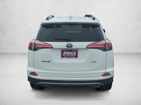 Used 2018 Toyota RAV4 XLE image 6