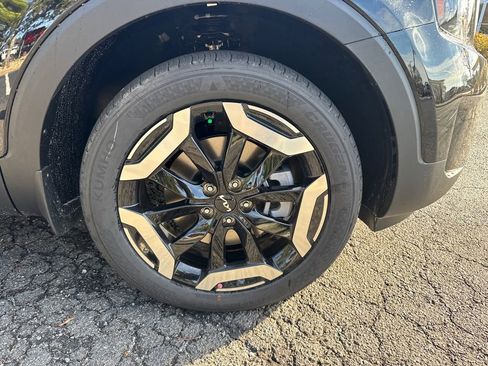 Certified 2025 Kia Telluride S FWD image 12