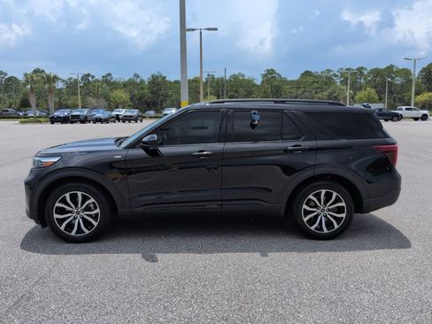 Used 2024 Ford Explorer ST-Line w/ Class IV Trailer Tow Package RWD image 8