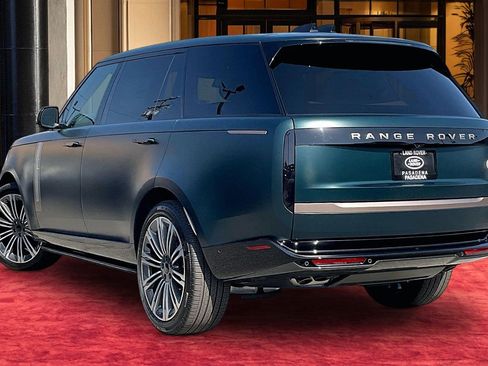 New 2026 Land Rover Range Rover SV AWD/4WD image 3
