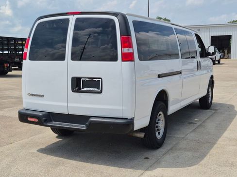 Used 2022 Chevrolet Express 3500 LS RWD image 7