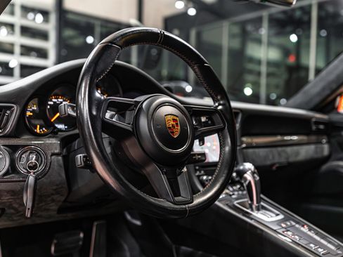 Used 2018 Porsche 911 GT3 RWD image 7
