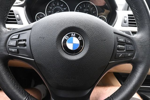 Used 2018 BMW 320i xDrive Sedan AWD/4WD image 35