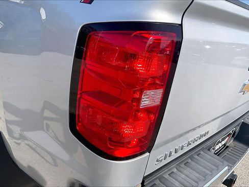 Used 2018 Chevrolet Silverado 1500 LT w/ LT Eassist Package image 26