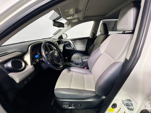 Used 2015 Toyota RAV4 Limited FWD image 14