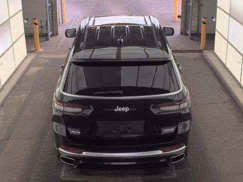 Certified 2025 Jeep Grand Cherokee L Summit w/ Luxury Tech Group V AWD/4WD image 5