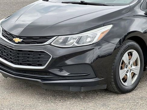Used 2018 Chevrolet Cruze LS FWD image 7