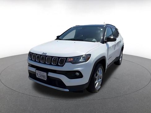 Used 2025 Jeep Compass Limited AWD/4WD image 7