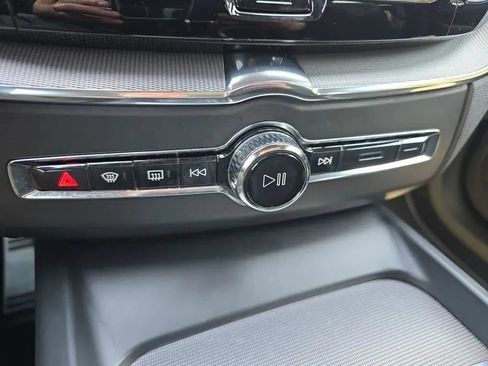 Used 2019 Volvo XC60 T5 R-Design AWD/4WD image 35