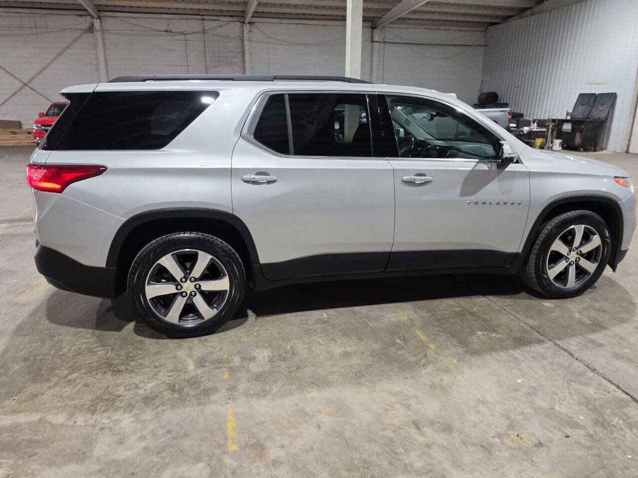 Used 2019 Chevrolet Traverse LT w/ LT Premium Package AWD/4WD image 13