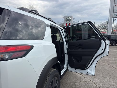 New 2026 Nissan Pathfinder SV image 23