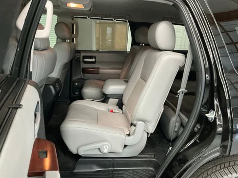 Used 2013 Toyota Sequoia Platinum w/ Preferred Accessory Pkg image 19