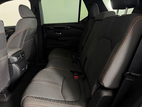 Used 2023 Honda Pilot Sport image 25