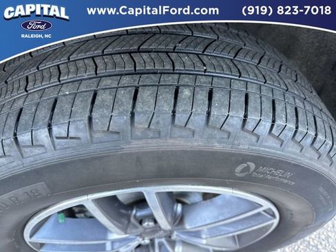 Used 2019 Jeep Grand Cherokee Limited image 14