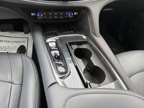 Used 2024 Buick Enclave Premium image 16