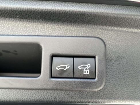 Used 2025 Toyota 4Runner TRD Off-Road Premium image 17