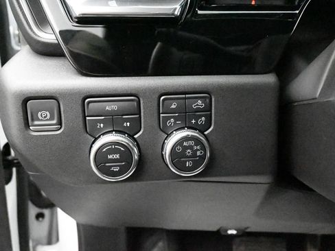 Used 2025 GMC Sierra 1500 SLT w/ SLT Premium Plus Package AWD/4WD image 12