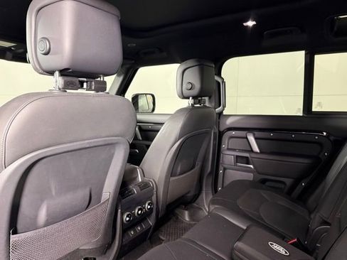 Used 2024 Land Rover Defender 110 X-Dynamic SE image 25