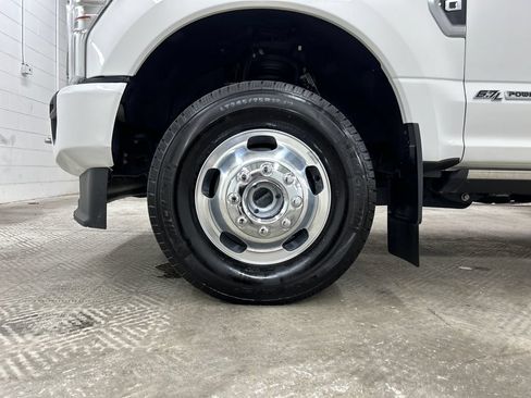 Certified 2022 Ford F350 Platinum w/ Snow Plow Prep Package AWD/4WD image 15
