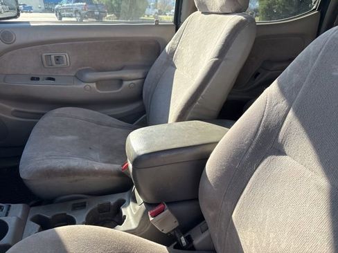 Used 2002 Toyota Tacoma PreRunner RWD image 16