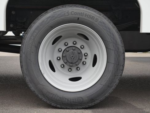 New 2026 Ford F550 XL image 17