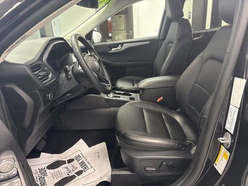 Used 2025 Ford Escape Platinum AWD/4WD image 18
