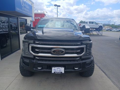Used 2022 Ford F350 Platinum w/ FX4 Off-Road Package AWD/4WD image 25