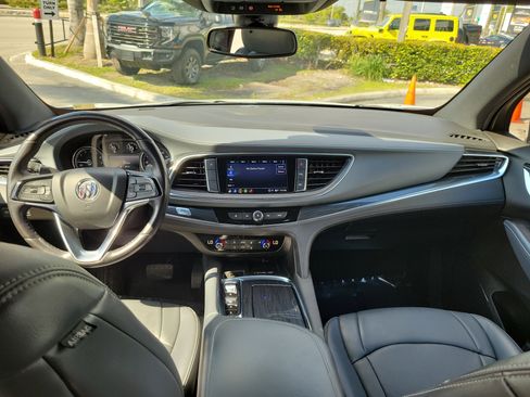 Used 2023 Buick Enclave Essence image 18