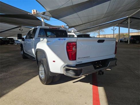 Used 2025 Chevrolet Silverado 3500 LT image 4