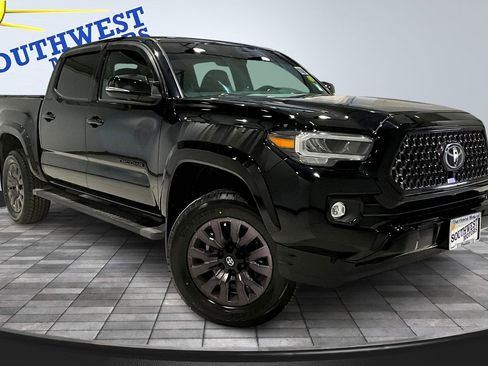 Used 2021 Toyota Tacoma Limited w/ Nightshade Package image 3