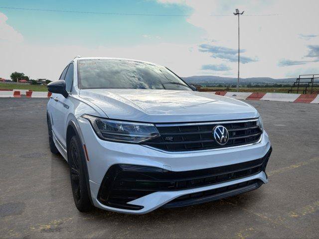 Used 2023 Volkswagen Tiguan SE R-Line FWD image 2