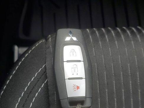 Used 2022 Mitsubishi Outlander ES FWD image 32