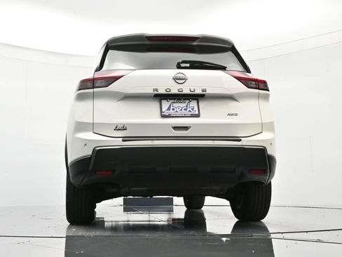 Used 2024 Nissan Rogue S image 40