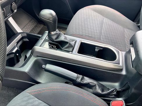 Used 2020 Toyota Tacoma SR5 RWD image 17