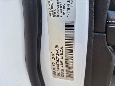 Used 2023 Jeep Grand Cherokee L Altitude AWD/4WD image 21