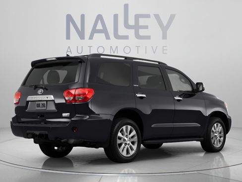 Used 2013 Toyota Sequoia SR5 RWD image 3