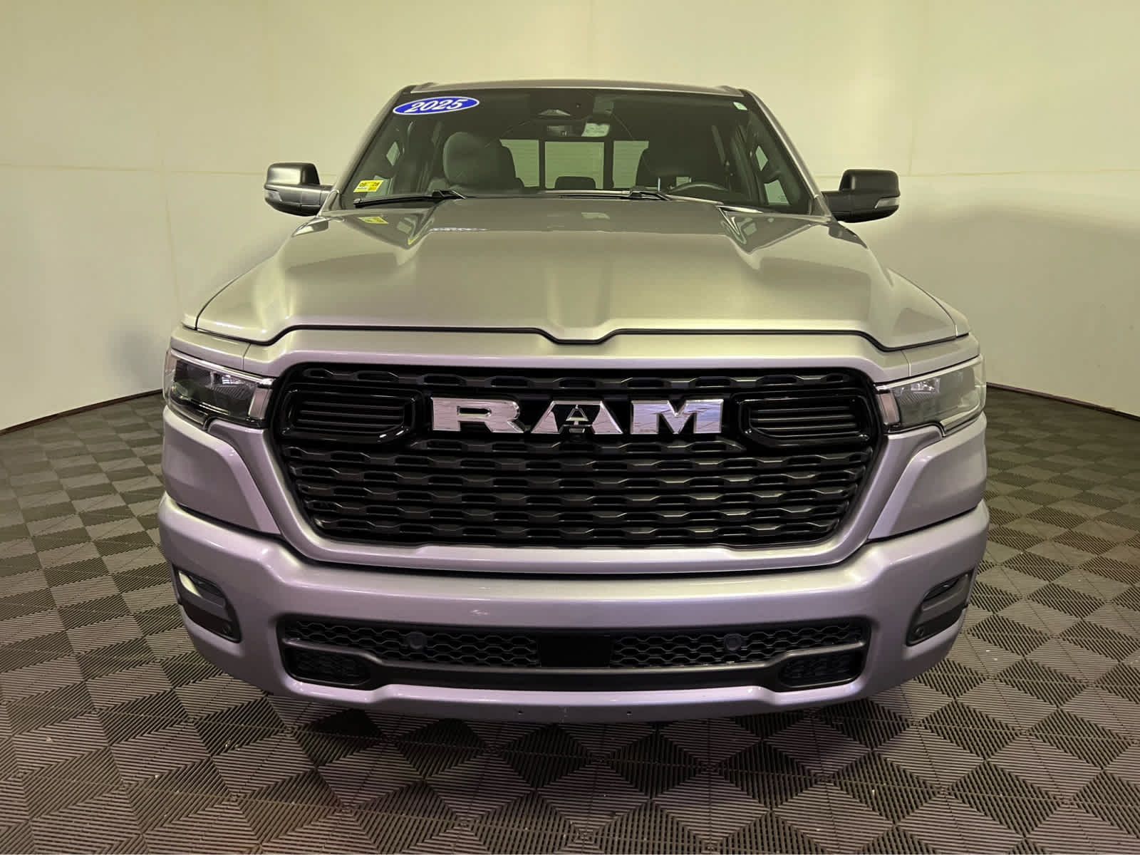 Used 2025 RAM 1500 Big Horn AWD/4WD image 2