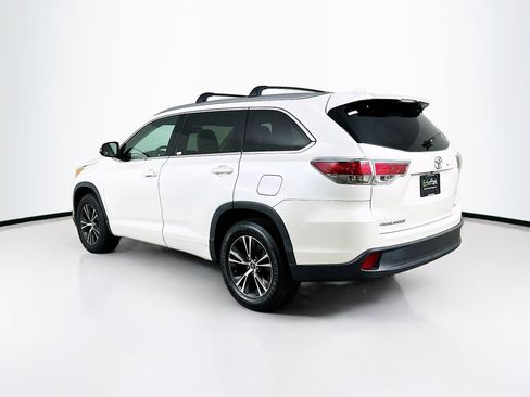 Used 2016 Toyota Highlander XLE image 5