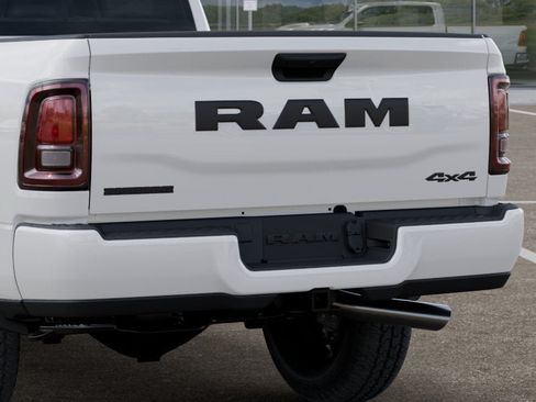 New 2026 RAM 2500 Big Horn AWD/4WD image 13