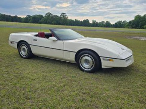Used 1987 Chevrolet Corvette Convertible RWD image 5
