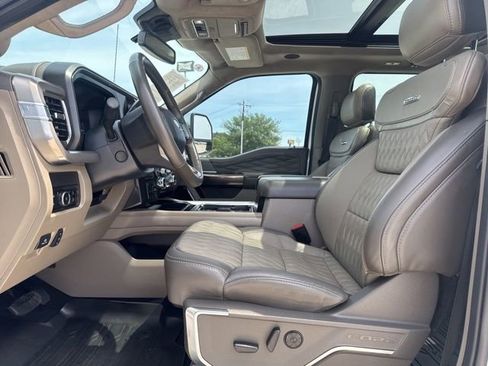 Used 2025 Ford F450 Platinum w/ Platinum Plus Package AWD/4WD image 2
