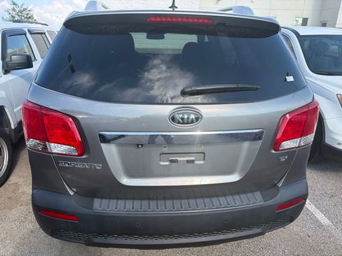 Used 2013 Kia Sorento EX w/ Premium Plus Pkg FWD image 3