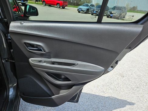 Used 2020 Chevrolet Trax LS w/ Tint and Cruise Package FWD image 27