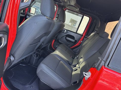 Used 2020 Jeep Gladiator Sport w/ Quick Order Package 24S image 11