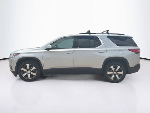 Used 2021 Chevrolet Traverse LT w/ LT Premium Package AWD/4WD image 4