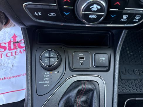 Certified 2022 Jeep Cherokee Trailhawk w/ Sun, Sound & Nav Group image 24