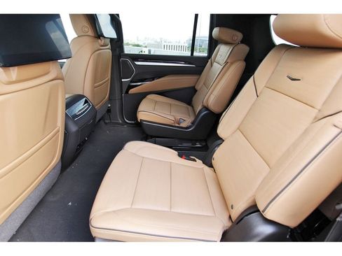 New 2026 Cadillac Escalade ESV Luxury image 7