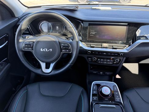 Used 2022 Kia Niro EX Premium w/ Cold Weather Package image 28